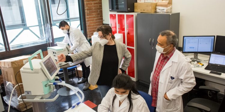 Certemed UV evaluará muestra aleatoria de 47 ventiladores mecánicos tras convenio firmado con la Subsecretaría de Redes Asistenciales