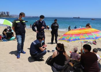 Seremi de Salud cursa seis sumarios sanitarios durante intensa fiscalización realizada hoy en Caleta Abarca de Viña del Mar