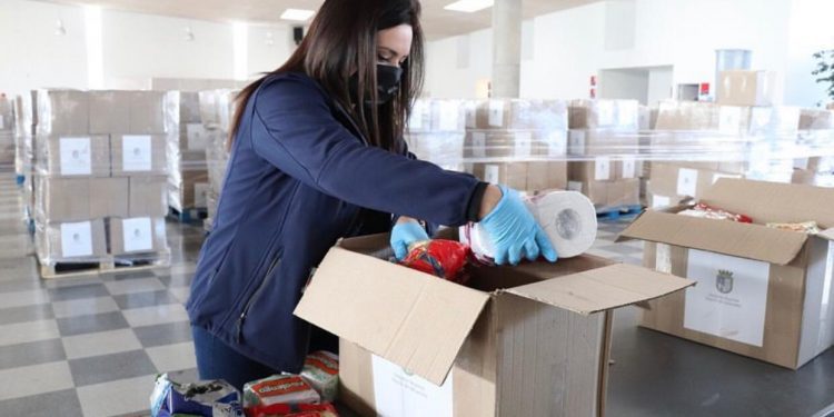 Valparaíso: 52.500 kits de elementos esenciales serán entregados a adultos mayores de la región