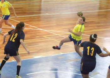 Equipo femenino de balonmano en los I Juegos Suramericanos Máster Odesur será dirigido por académico de la UPLA, único entrenador de la región