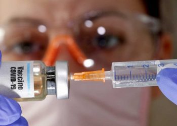 Sociedad de Infectología pide cautela por anuncios sobre vacunas para el COVID-19 y recalca que la pandemia está lejos de acabar