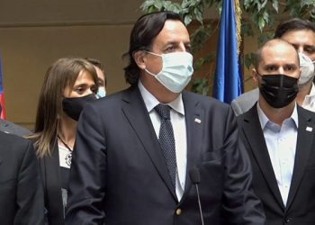 Ministro del Interior, Víctor Pérez, renuncia a su cargo: «No quiero que mi persona sea obstáculo»