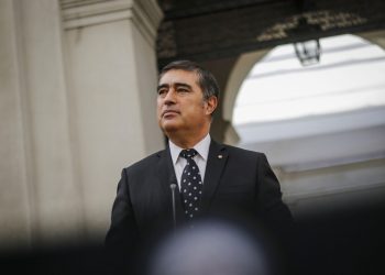 Mario Desbordes renunció a su cargo como ministro de Defensa