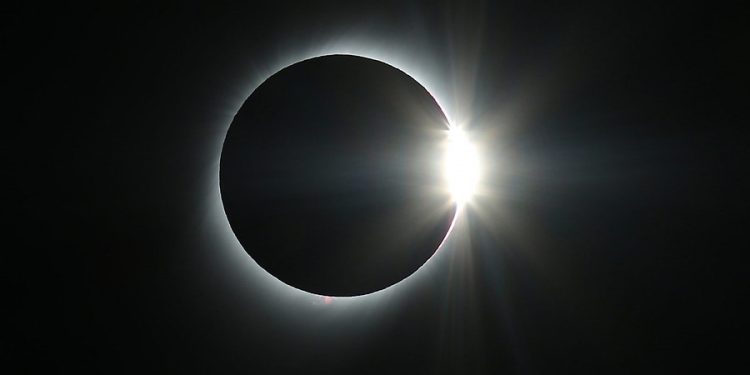Especialistas invitan a observar de forma segura e informada el eclipse solar de este 14 de diciembre