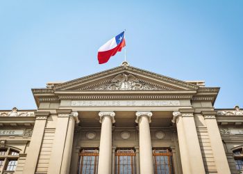 Recurso de protección en contra del Contralor Regional de Valparaíso por irregularidades en concurso público es desestimado por la Corte Suprema