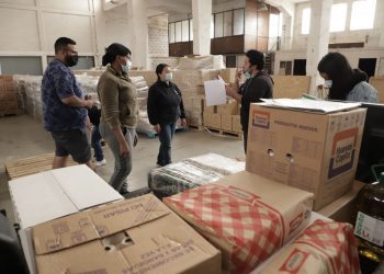 Sigue entrega de más de 100 mil kilos de alimentos en ollas comunes de Valparaíso