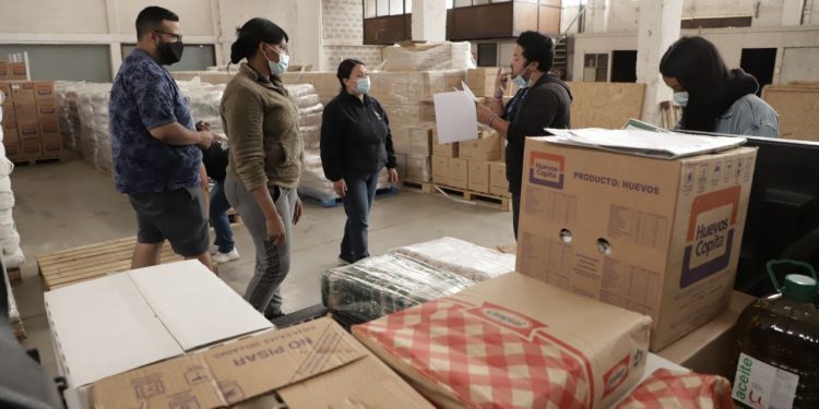 Sigue entrega de más de 100 mil kilos de alimentos en ollas comunes de Valparaíso