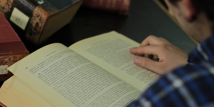 Personas de todo Chile se capacitaron como mediadores de clubes de lectura en la UPLA