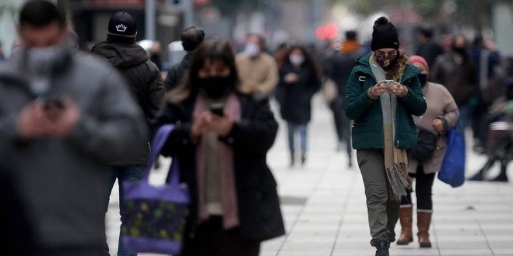 10% de las AFP: OCDE advierte que nuevo retiro de fondos golpeará más las pensiones en Chile y aconseja evitarlo