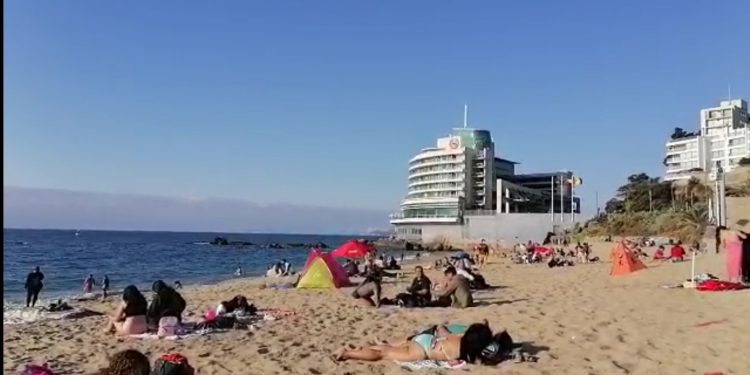 COVID-19: pese a aumento de contagios se podrá pedir permiso especial para salir de vacaciones