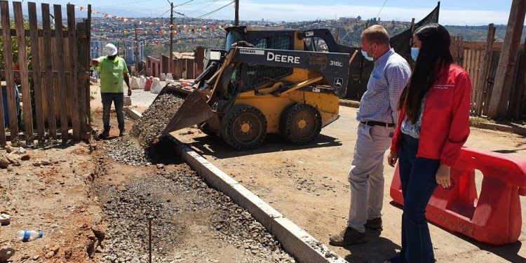 Avanza reconstrucción integral con nuevos espacios públicos para cerros de Valparaíso