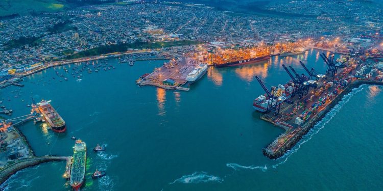 Atención de naves en el puerto de San Antonio creció en noviembre un 12% respecto al mes anterior