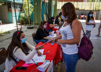 6 mil familias de Quilpué y El Belloto reciben giftcard navideña entregada por la Municipalidad