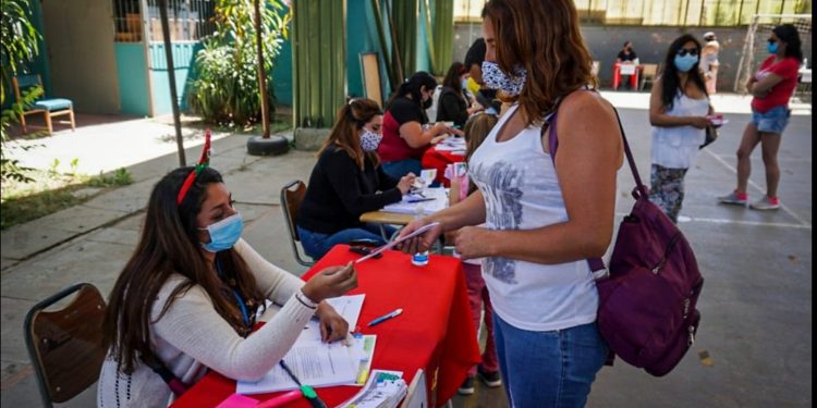 6 mil familias de Quilpué y El Belloto reciben giftcard navideña entregada por la Municipalidad