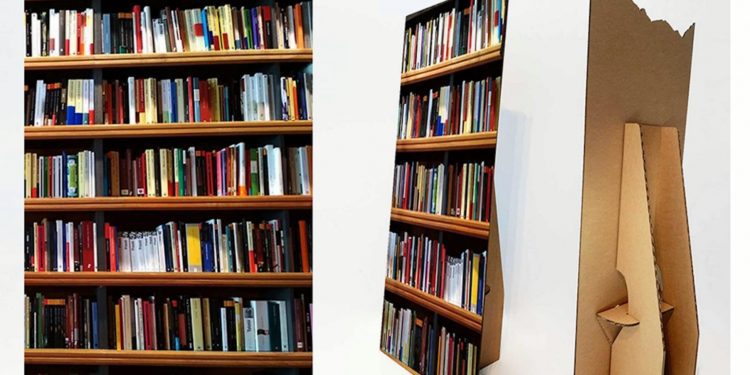 ¿Por qué hay personas que dan declaraciones usando de fondo una estantería de libros falsa?