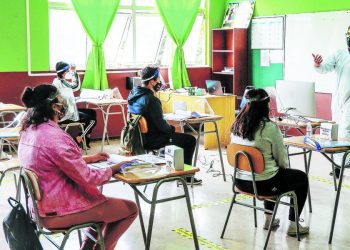 Diputado Díaz critica anuncio de regreso a clases presenciales: “Es inentendible la porfía del ministro de Educación”