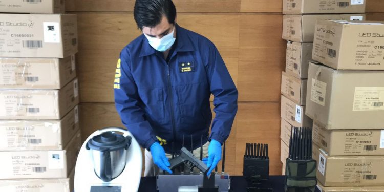 Cuatro sujetos son detenidos por la PDI San Antonio por millonario robo de lámparas led