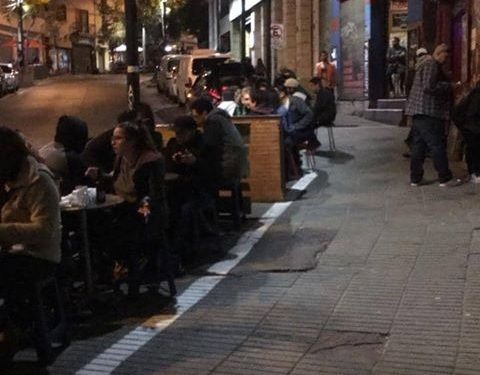 Es aprobada modificación en Ordenanza de Mesas y Sillas para facilitar permisos al rubro gastronómico porteño