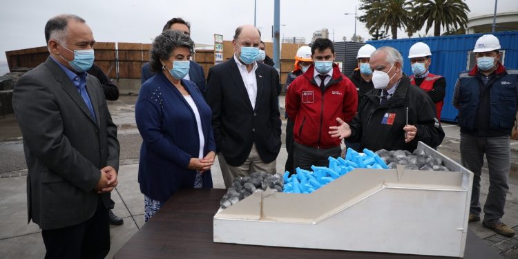 Supervisan construcción de nueva infraestructura de protección ante marejadas en avenida Perú de Viña del Mar