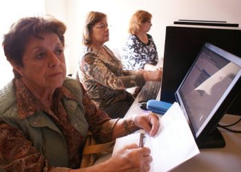 Proyecto de radioteatro de la UPLA es protagonizado por adultos mayores