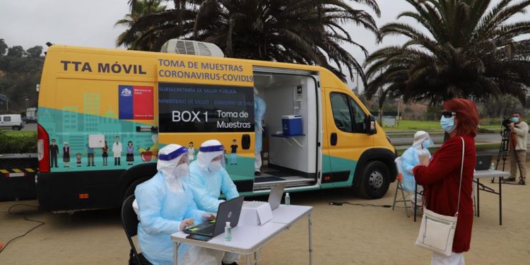 COVID-19: en Viña del Mar comenzó reforzamiento de testeos a veraneantes a través de unidad móvil que recorrerá la región