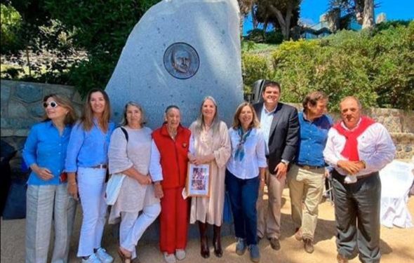 Interponen denuncia contra alcalde de Zapallar por actividad pública donde aparece sin mascarilla y sin distanciamiento físico