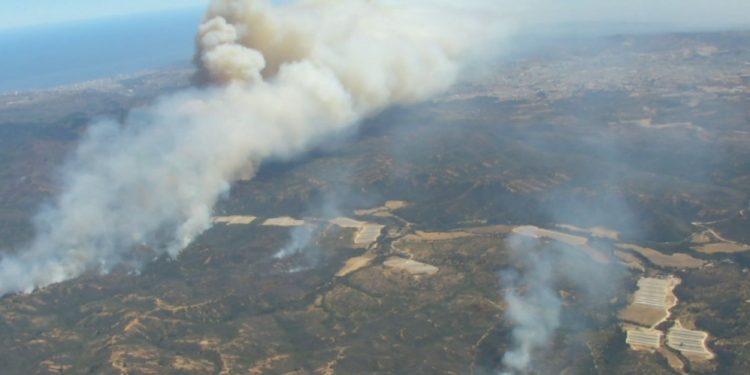 120 hectáreas consumidas lleva incendio forestal en Reserva Lago Peñuelas