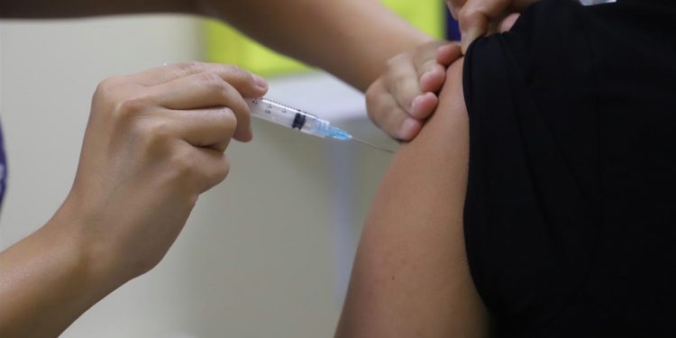 COVID-19: investigadora advierte que al menos el 70% de la población debe estar vacunada para lograr la inmunidad de rebaño