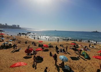 COVID-19: alto nivel de transmisibilidad y alza de casos preocupan a los especialistas en estas vacaciones