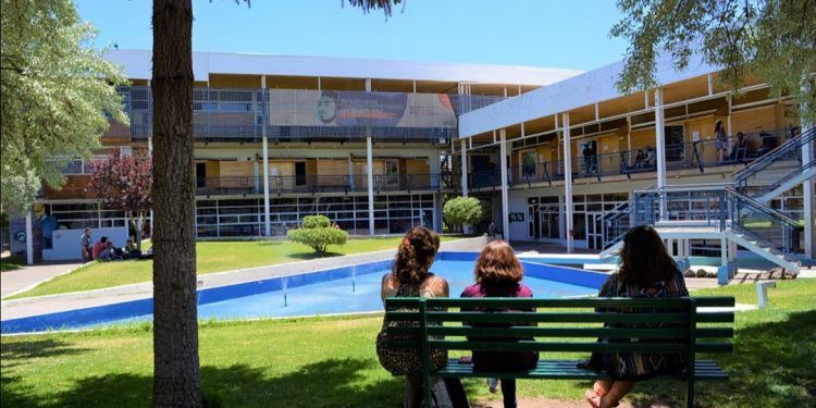 Instituto Tecnológico UPLA y empresas realizan encuentro para mejorar habilidades de técnicos