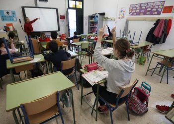 Complejo marzo: preocupan elevadas cifras de positividad y casos activos de COVID-19