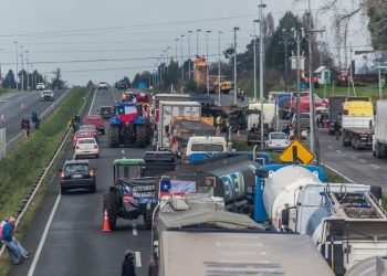 Camioneros amenazan con tomarse carreteras en plena pandemia si el Gobierno no actúa ante ataques