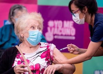 Este jueves más de 151 mil personas fueron vacunadas contra el COVID-19