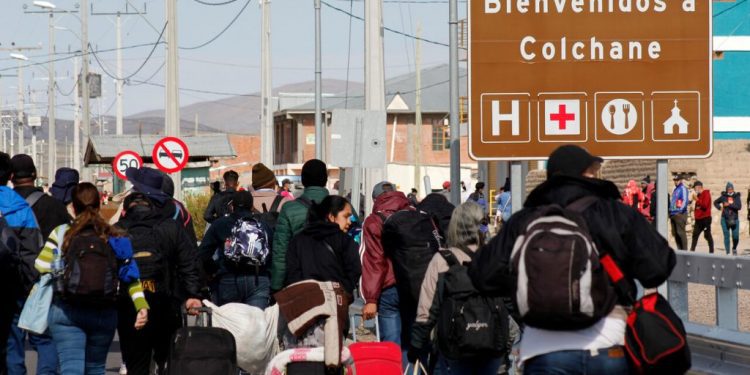 INDH es criticado por alcalde de Colchane: «No acepto convertirnos en un campamento de refugiados»