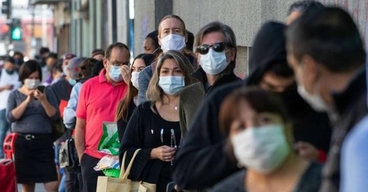 Encuesta Social COVID-19: 48,6% de los hogares chilenos disminuyó sus ingresos totales durante la pandemia