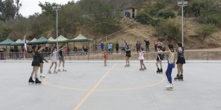 En Villa Alemana inauguran la primera cancha de hockey patín de la provincia de Marga Marga