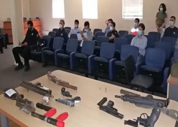 Funcionarios de la Aduana de Los Andes se capacitan en control de armas de fuego