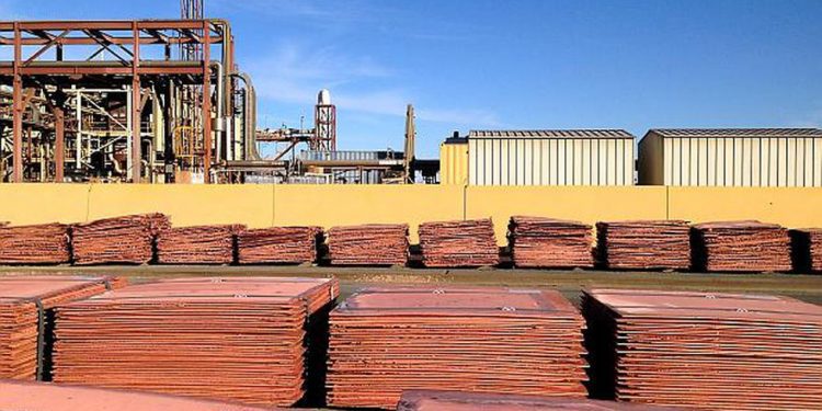 Parlamentarios anuncian proyecto de ley de impuesto adicional a exportaciones de cobre