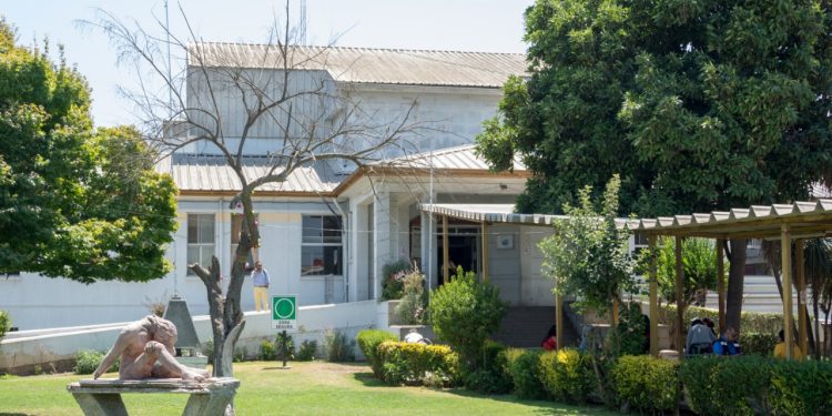 Alcalde Luis Mella se reunirá con ministro de Salud para pedir que Hospital de Quillota sea un centro para el adulto mayor