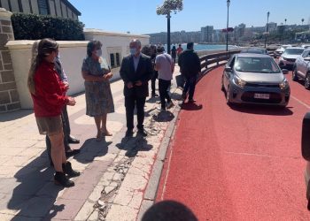 Viña del Mar: fortalecen seguridad vial en avenida La Marina con aplicación de sello que aumenta adherencia de neumáticos