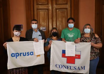 Valparaíso: reconocen la labor y esfuerzo de más de 1000 funcionarios de la salud