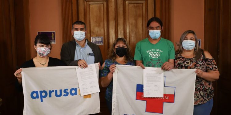 Valparaíso: reconocen la labor y esfuerzo de más de 1000 funcionarios de la salud