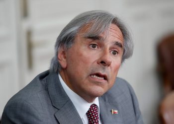 Duras críticas desatan comentarios de Moreira contra profesores: «Muchos han estado de vacaciones todo el año»