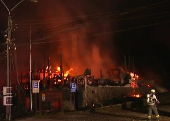 Panguipulli: 10 instituciones públicas destruidas y 3 bomberos heridos dejaron protestas por muerte de malabarista a manos de Carabineros