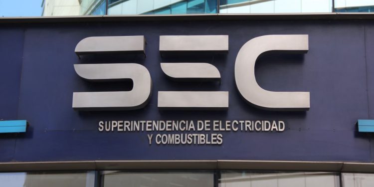 Por extensos cortes de luz del pasado fin de semana Superintendencia formuló cargos a CGE y ENEL