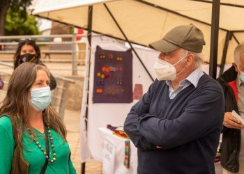 Candidato a constituyente Agustín Squella visita San Antonio y aboga por derechos culturales