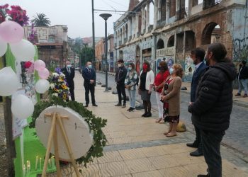Valparaíso: íntima conmemoración a 14 años de fatal explosión se realizó en calle Serrano