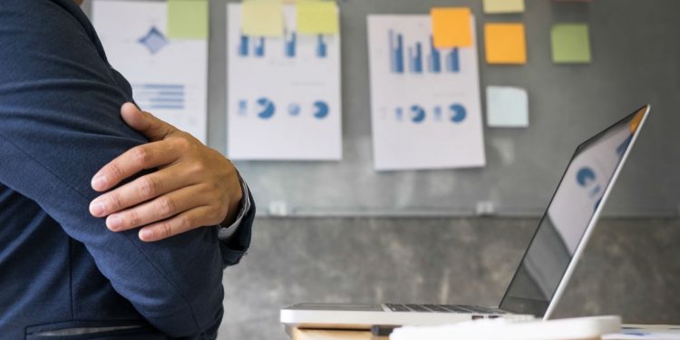 Proyecto que busca sancionar las amenazas por redes sociales será presentado por el ministro Delgado