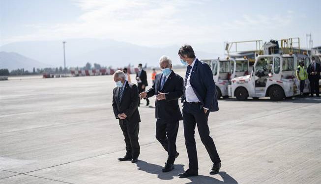 Cargamento con casi 2 millones de dosis de vacunas Sinovac llegó a Chile