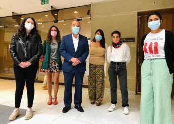 Parlamentarios de oposición ingresan proyecto de ley que permite que personas transgénero invoquen aborto en tres causales